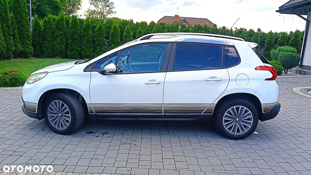 Peugeot 2008 1.2 Pure Tech Style - 10