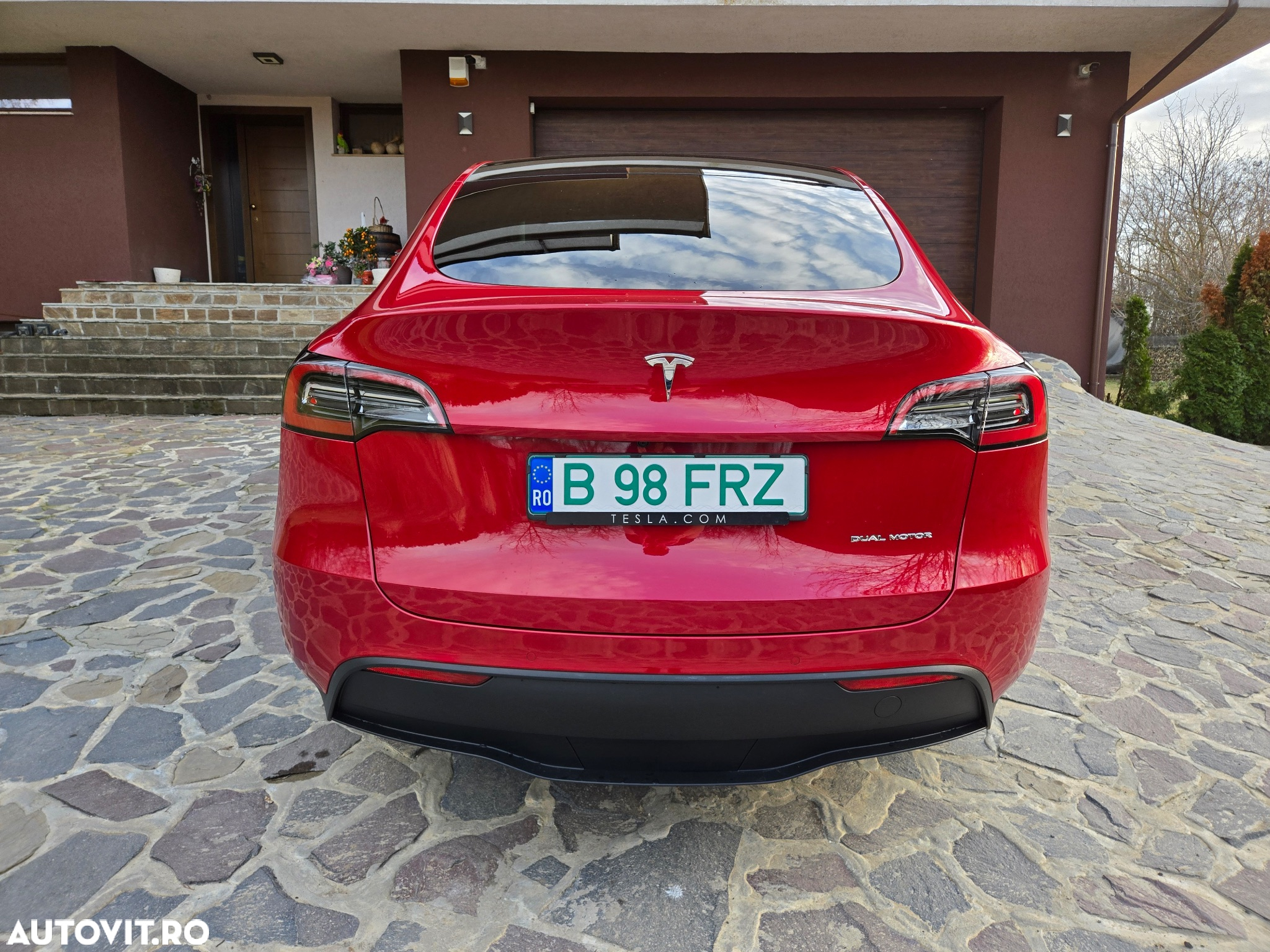 Tesla Model Y - 7