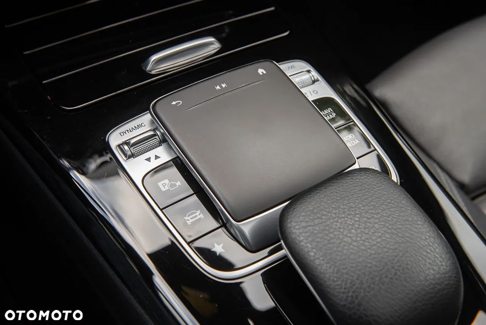 Mercedes-Benz Klasa A 250 7G-DCT AMG Line - 32