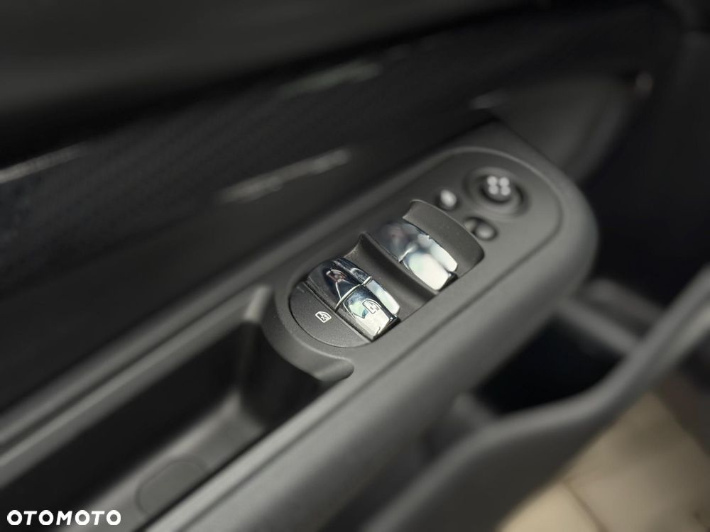 MINI Clubman Cooper Yours Trim - 24