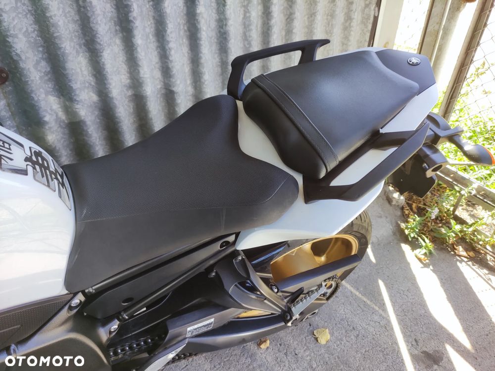Yamaha FZ8 - 12