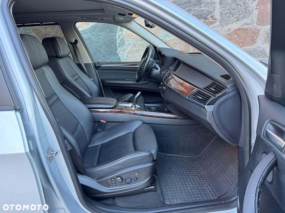 BMW X5 3.0si xDrive - 11