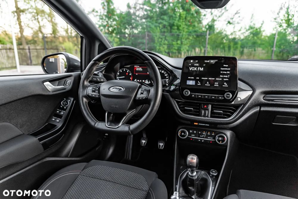 Ford Fiesta 1.0 EcoBoost S&S ST-LINE - 29