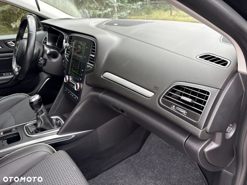 Renault Megane ENERGY TCe 130 BOSE EDITION - 20