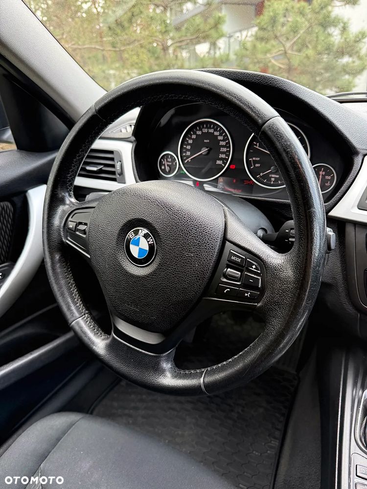 BMW Seria 3 318d - 18