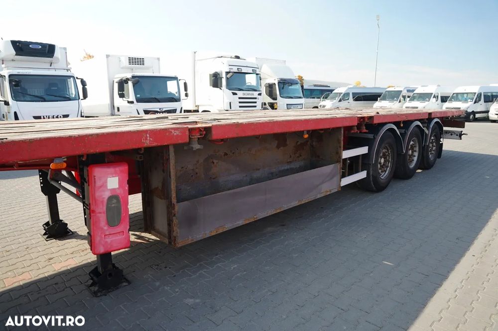 Trailor SEMIREMORCĂ CU PLATFORMĂ / PODEA DIN SÂMBĂTĂ / RANFORSATĂ / TWISTLOCK PENTRU CONTAINERE / - 10