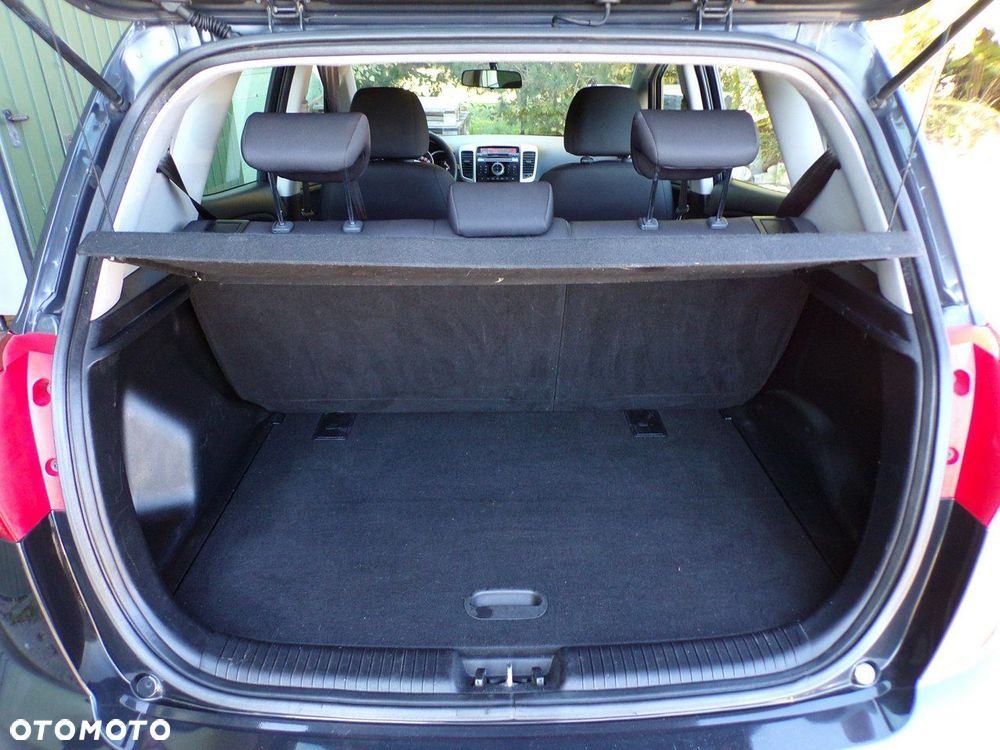 Kia Venga - 27