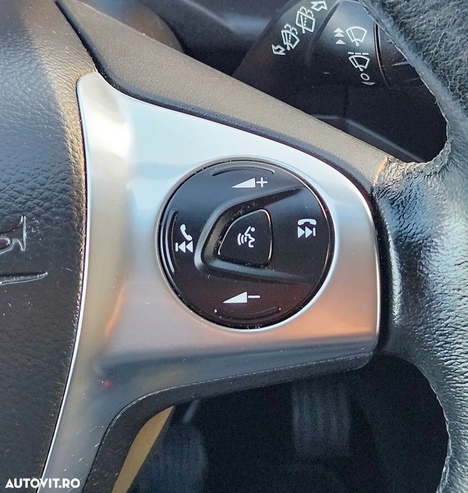 Ford Kuga - 19