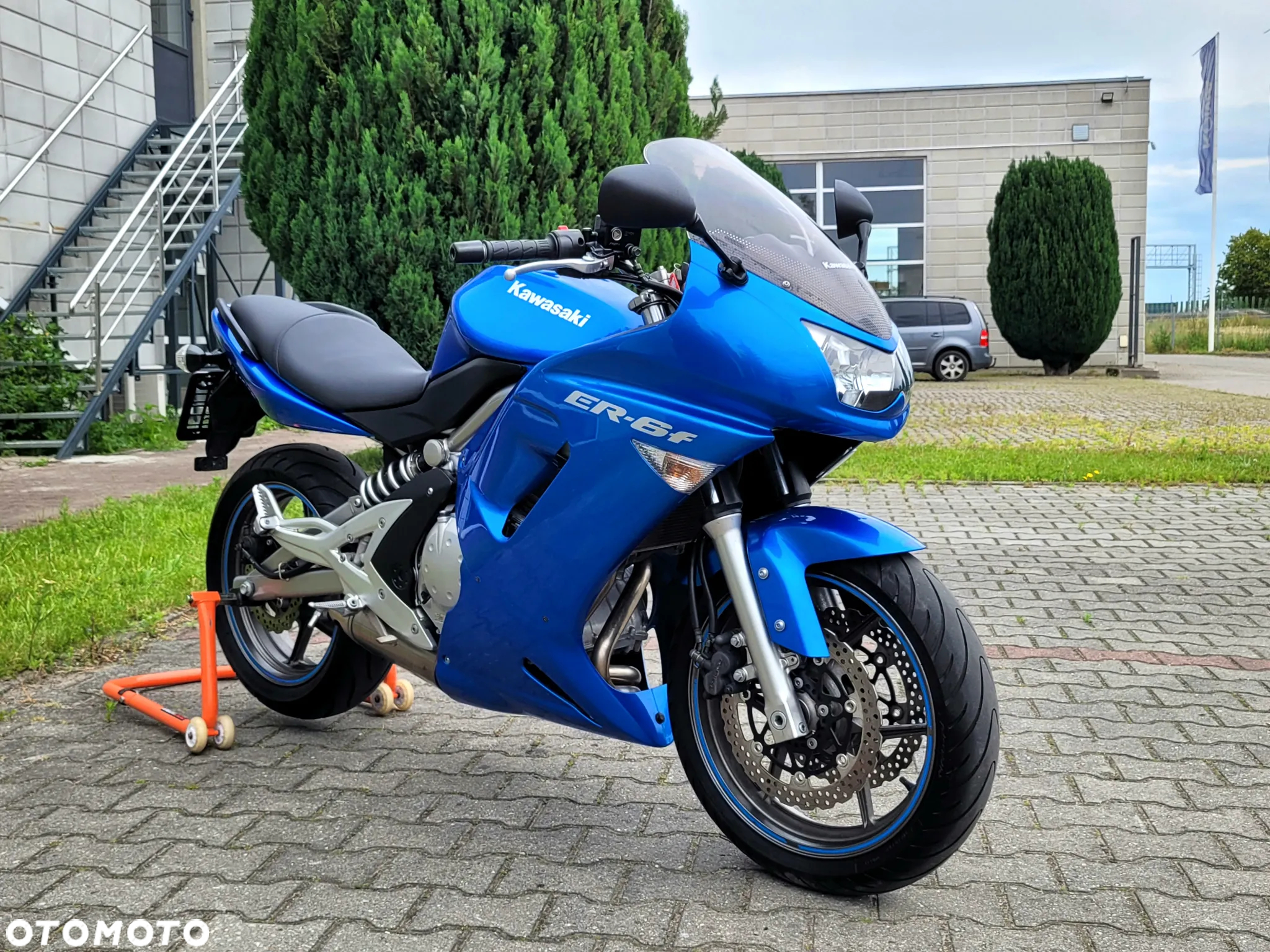 Kawasaki ER - 12