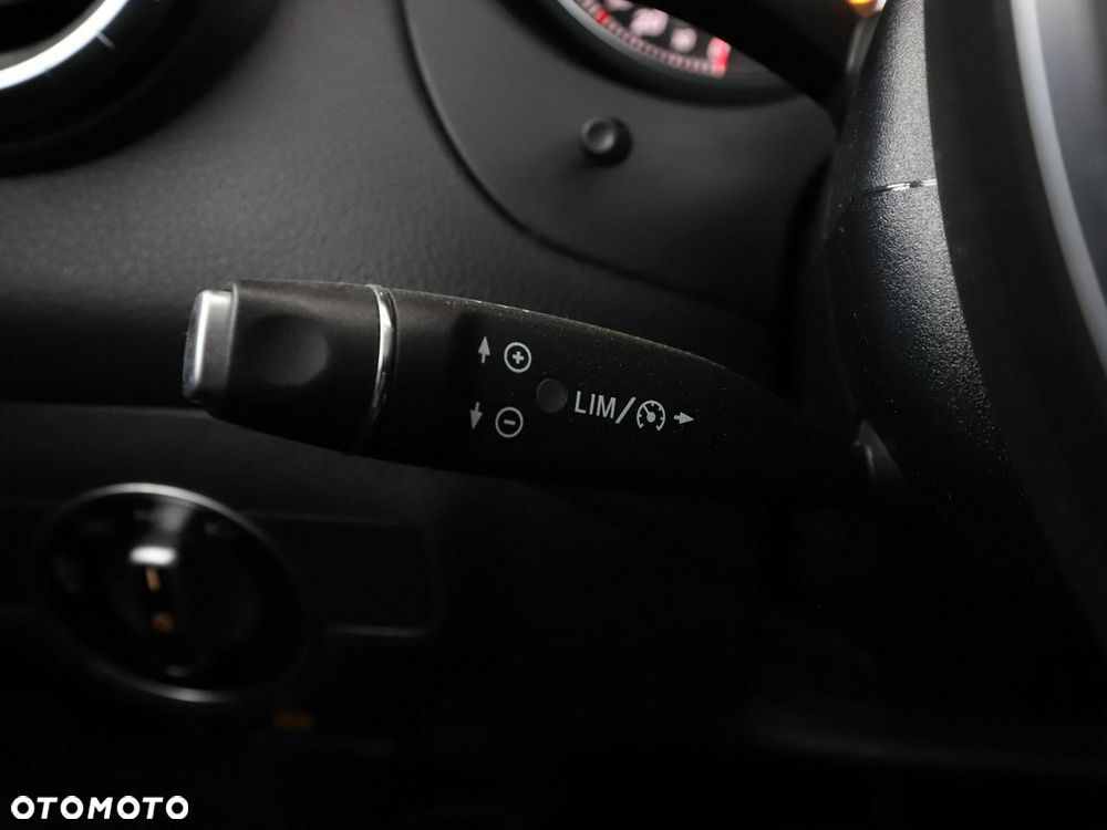 Mercedes-Benz CLA 180 d 7G-DCT - 32