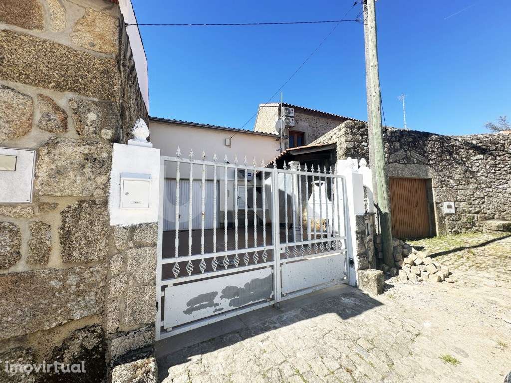 Moradia T1 com Logradouro - Grande imagem: 2/20