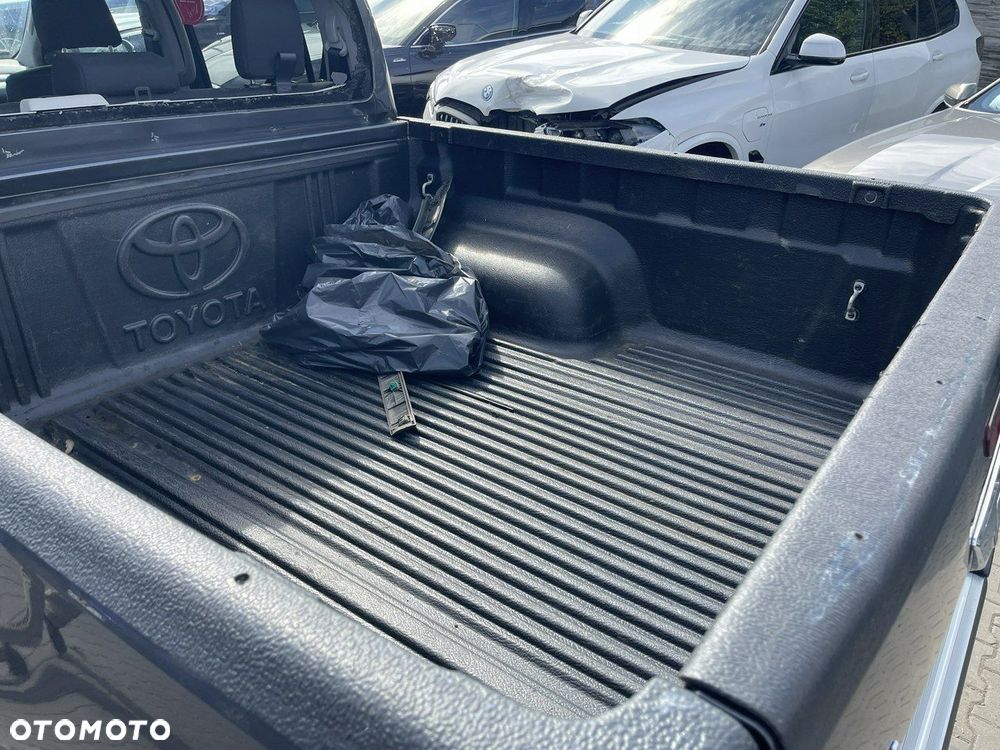 Toyota Hilux 2.8 D-4D Double Cab Live 4x4 - 6
