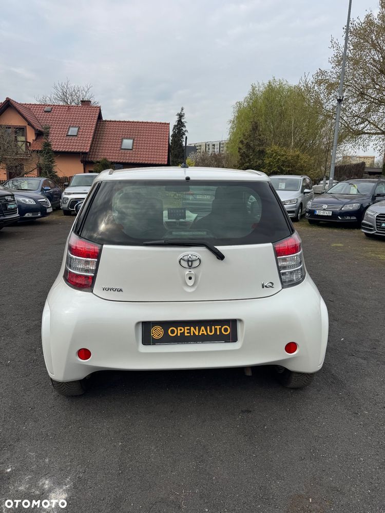 Toyota iQ 1.0 Multidrive + - 6