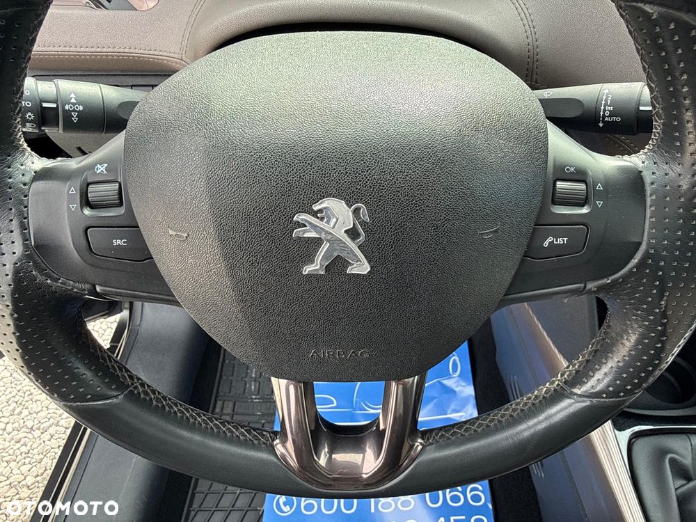 Peugeot 2008 1.6 e-HDi Allure S&S - 23