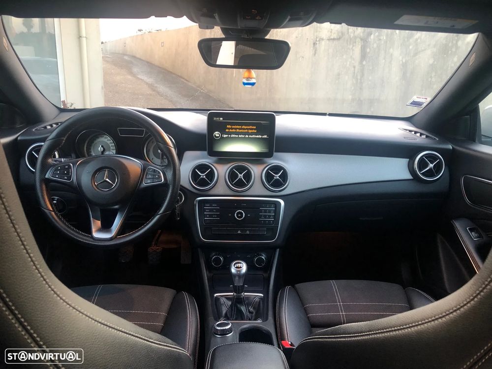Mercedes-Benz CLA 180 d Shooting Brake Urban - 11