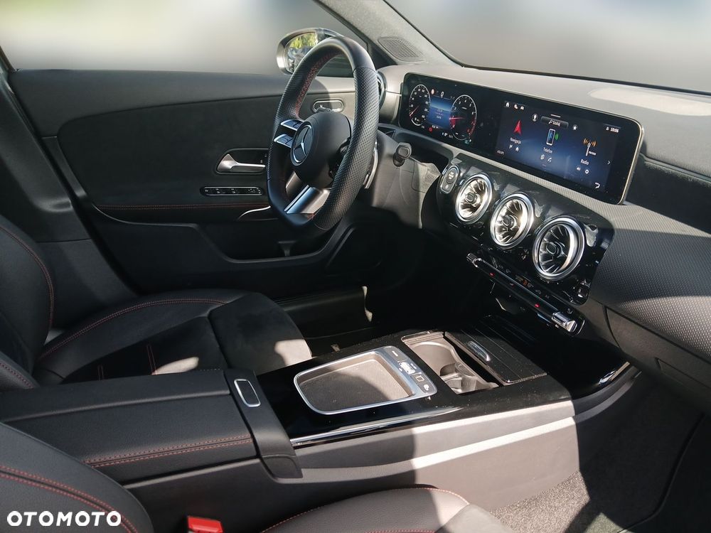 Mercedes-Benz Klasa A 200 AMG Line 7G-DCT - 13