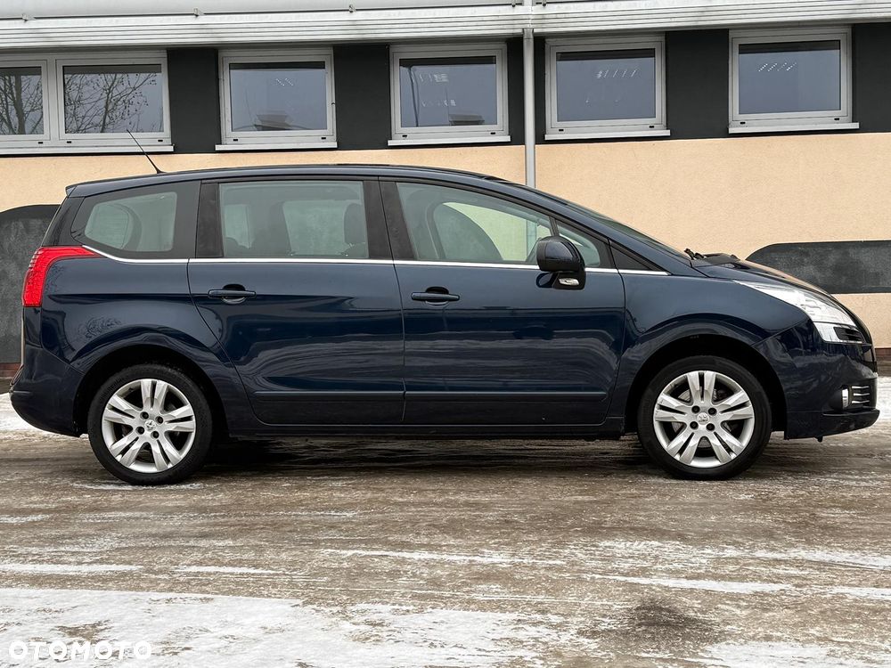 Peugeot 5008 - 5