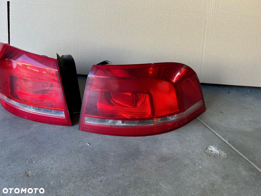 VW PASSAT B7 LAMPA PRAWA LEWA TYŁ  3AF945096E 3AF945095E - 4