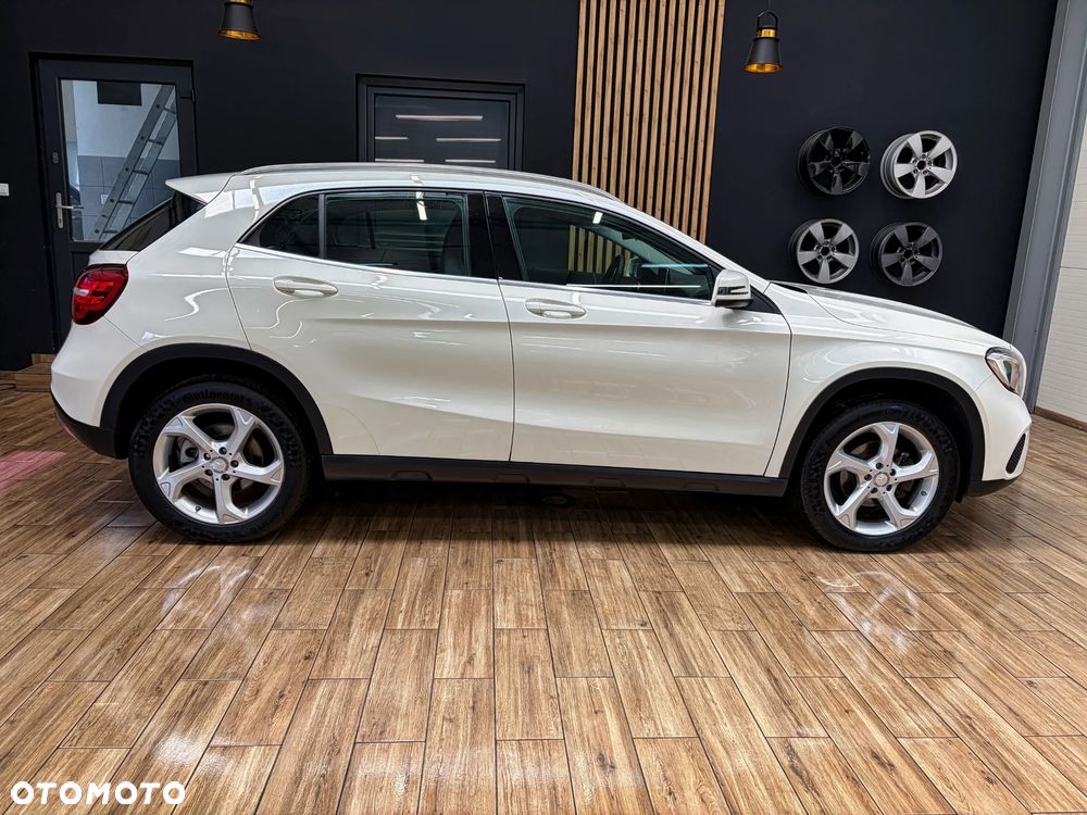 Mercedes-Benz GLA 200 7G-DCT Style - 7