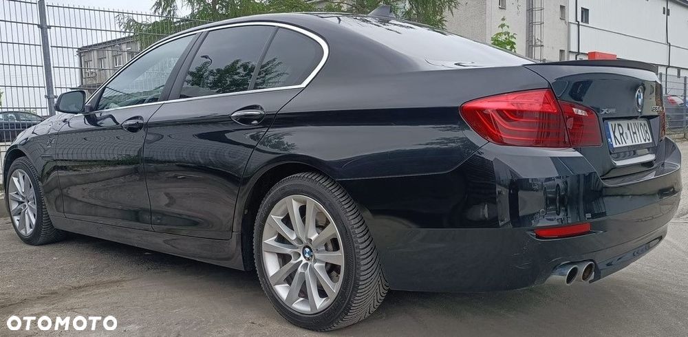 BMW Seria 5 530d xDrive - 7