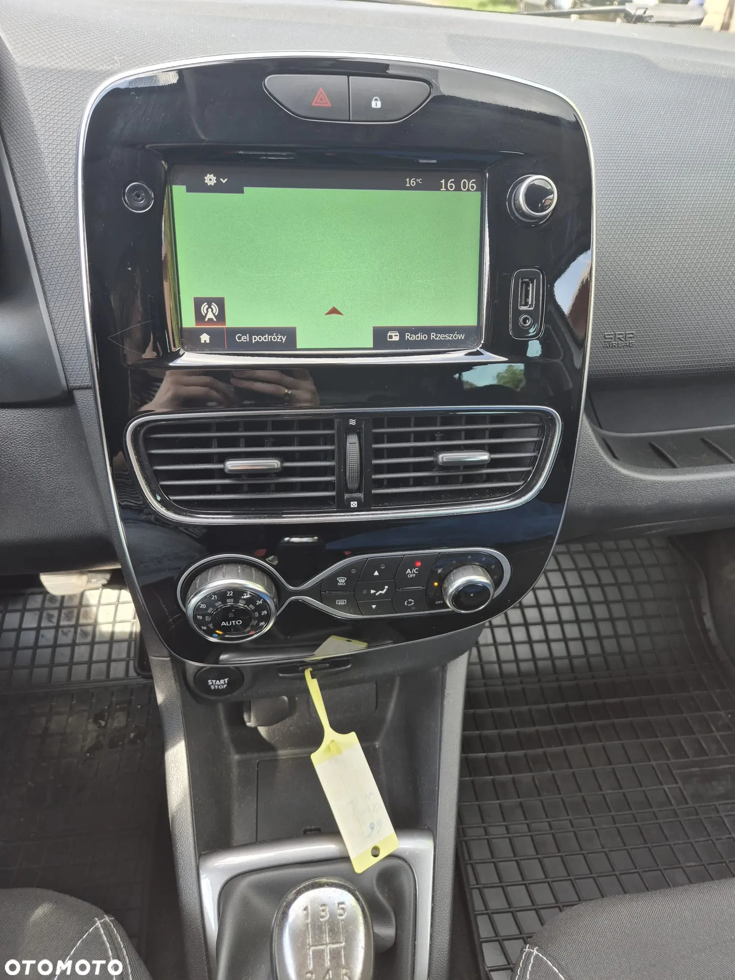 Renault Clio 1.2 16V 75 LIMITED - 22