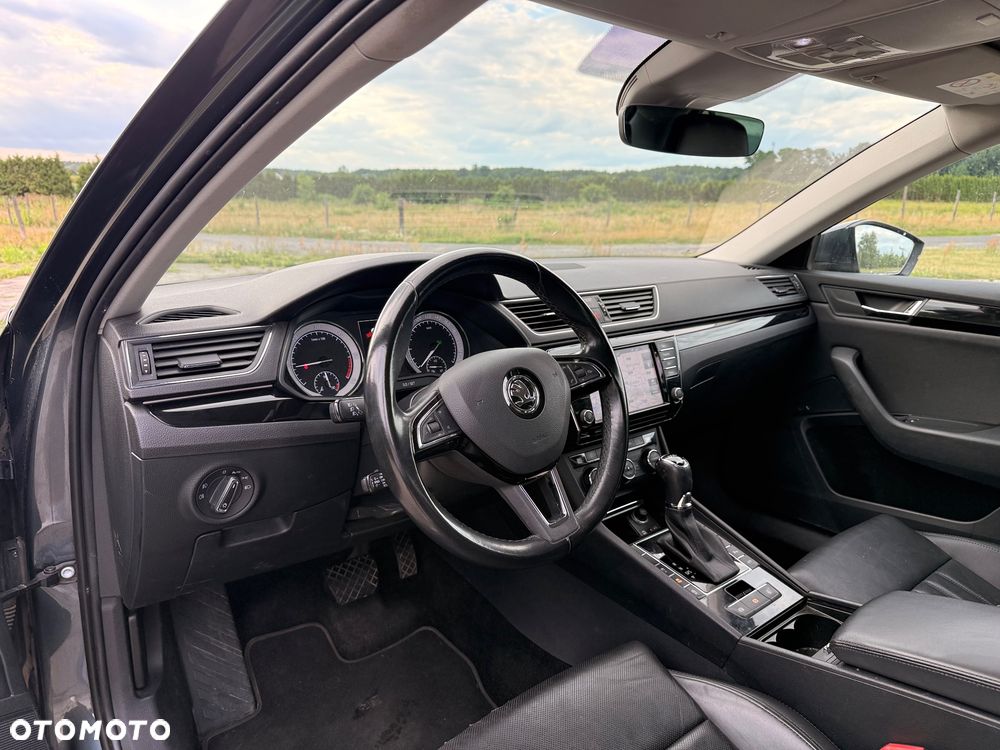 Skoda Superb 2.0 TDI 4x4 L&K DSG - 6