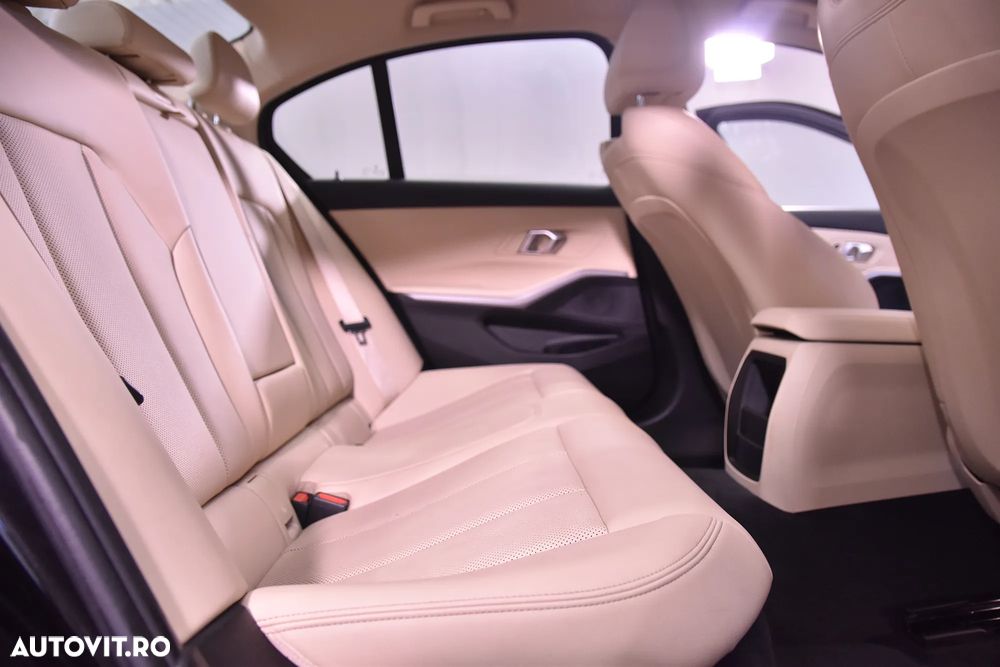 BMW Seria 3 318d Aut. - 13