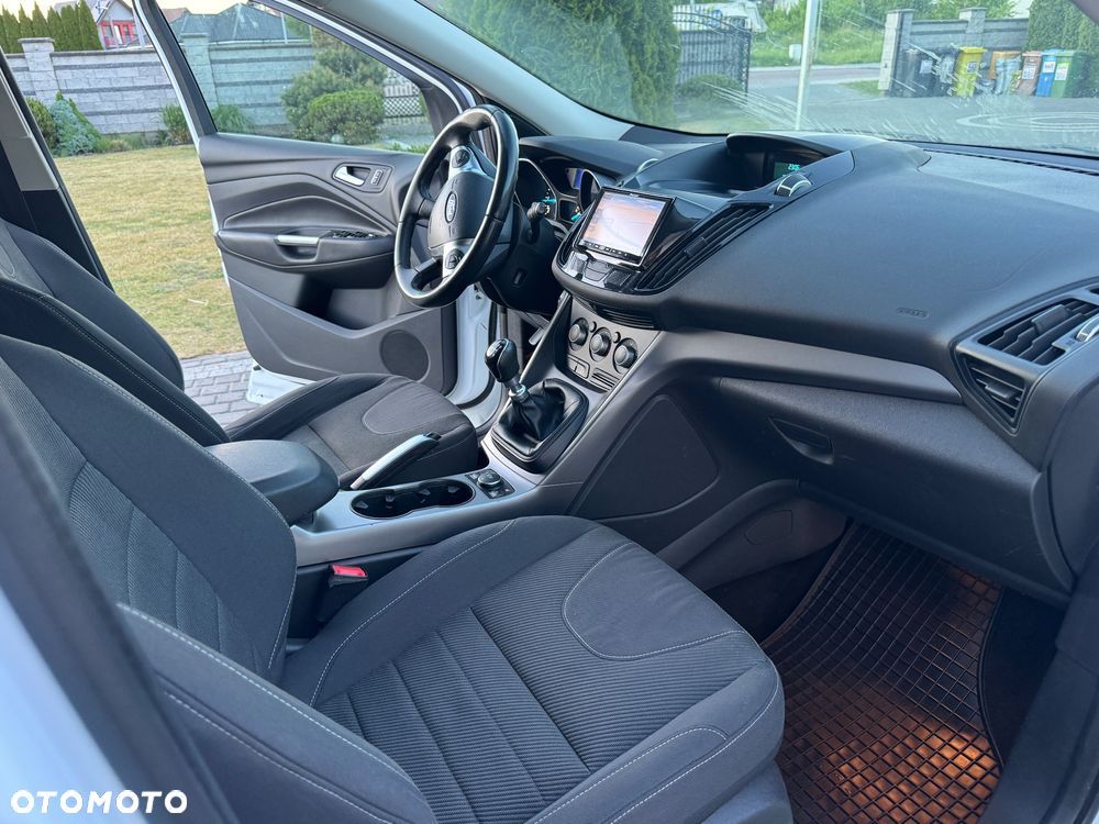 Ford Kuga 2.0 TDCi 2x4 Titanium - 8