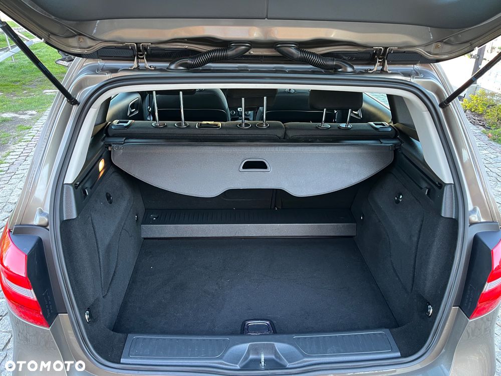 Mercedes-Benz Klasa B 180 Style - 16