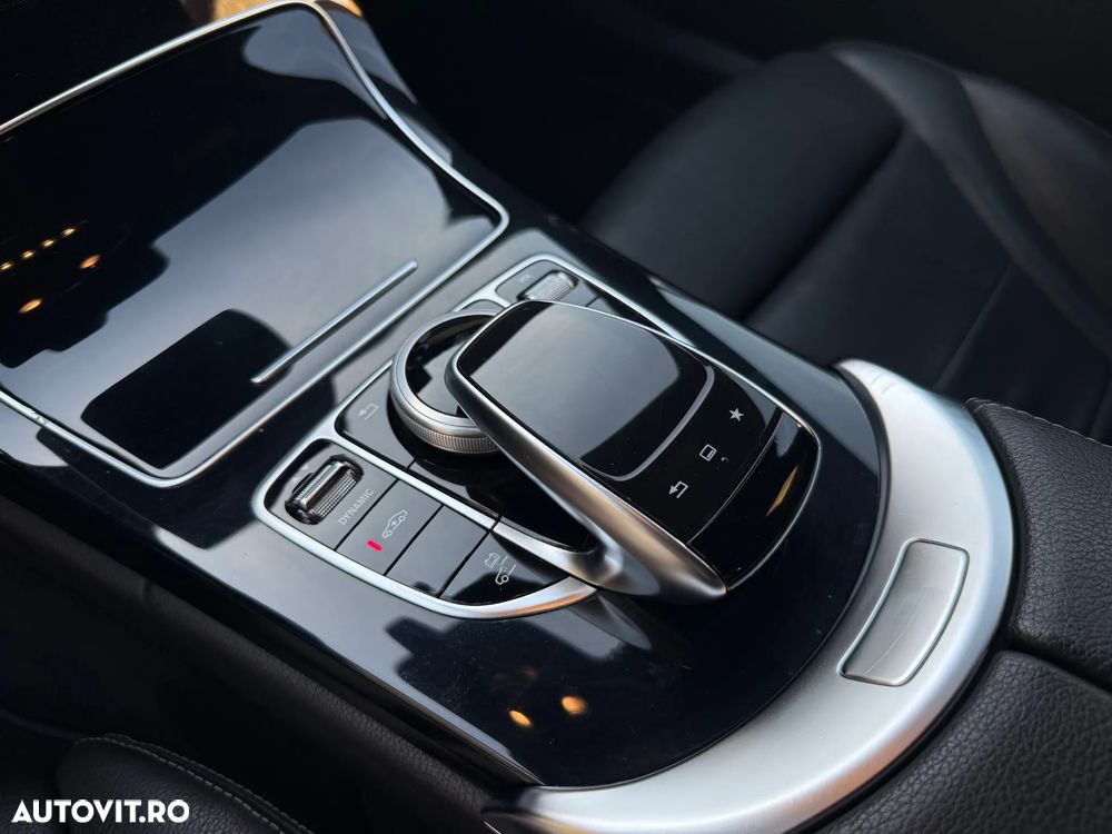 Mercedes-Benz C - 19