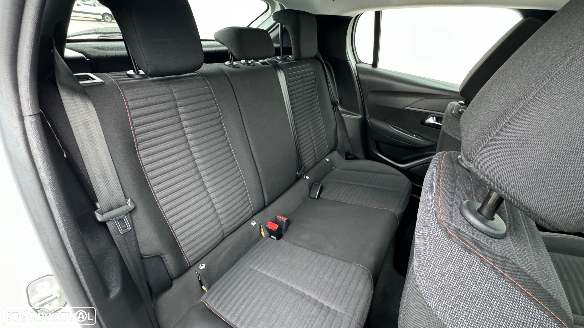 Peugeot 208 1.2 PureTech Active Pack - 26