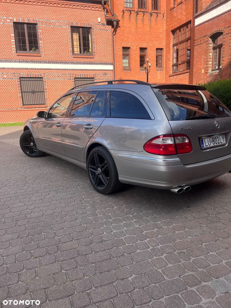 Mercedes-Benz Klasa E 320 4-Matic T Elegance - 6
