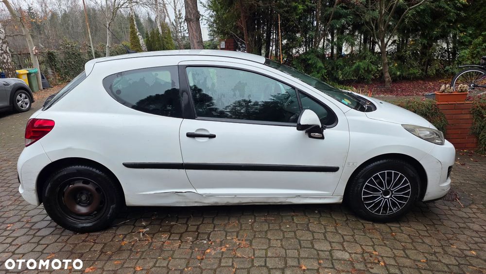 Peugeot 207 - 14