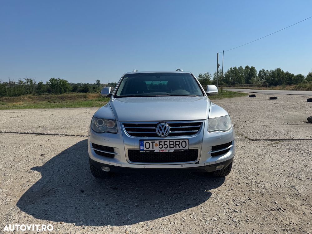 Volkswagen Touareg - 1