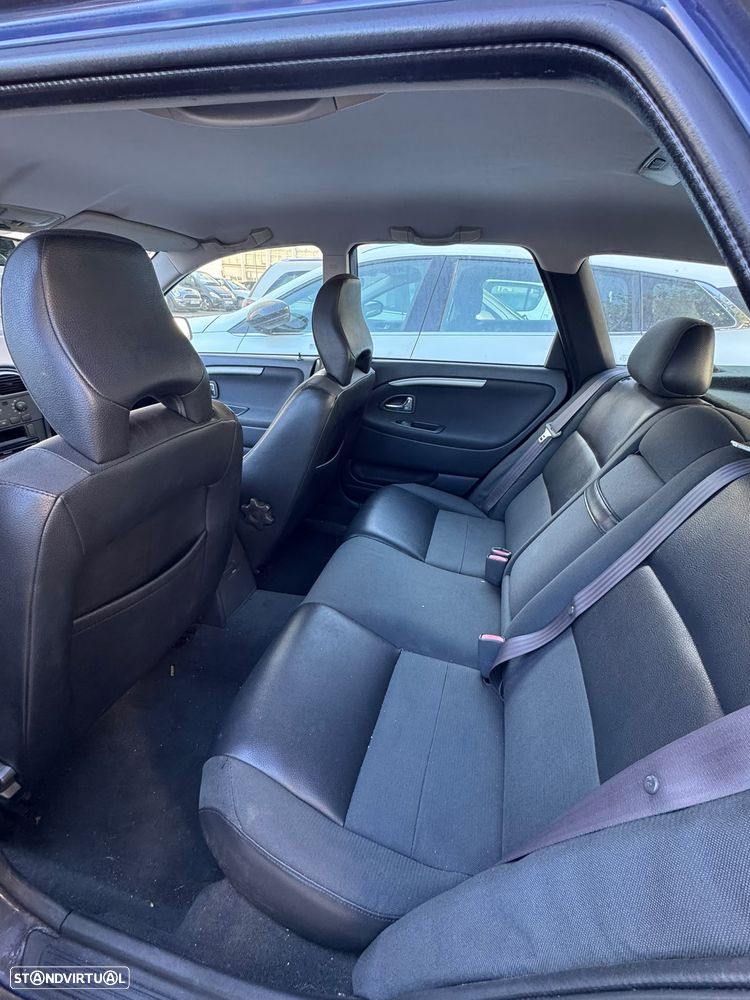Volvo V40 Cross Country - 8