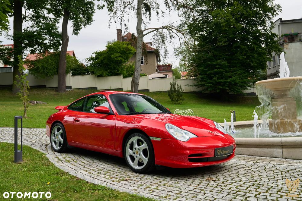 Porsche 911 Carrera - 22