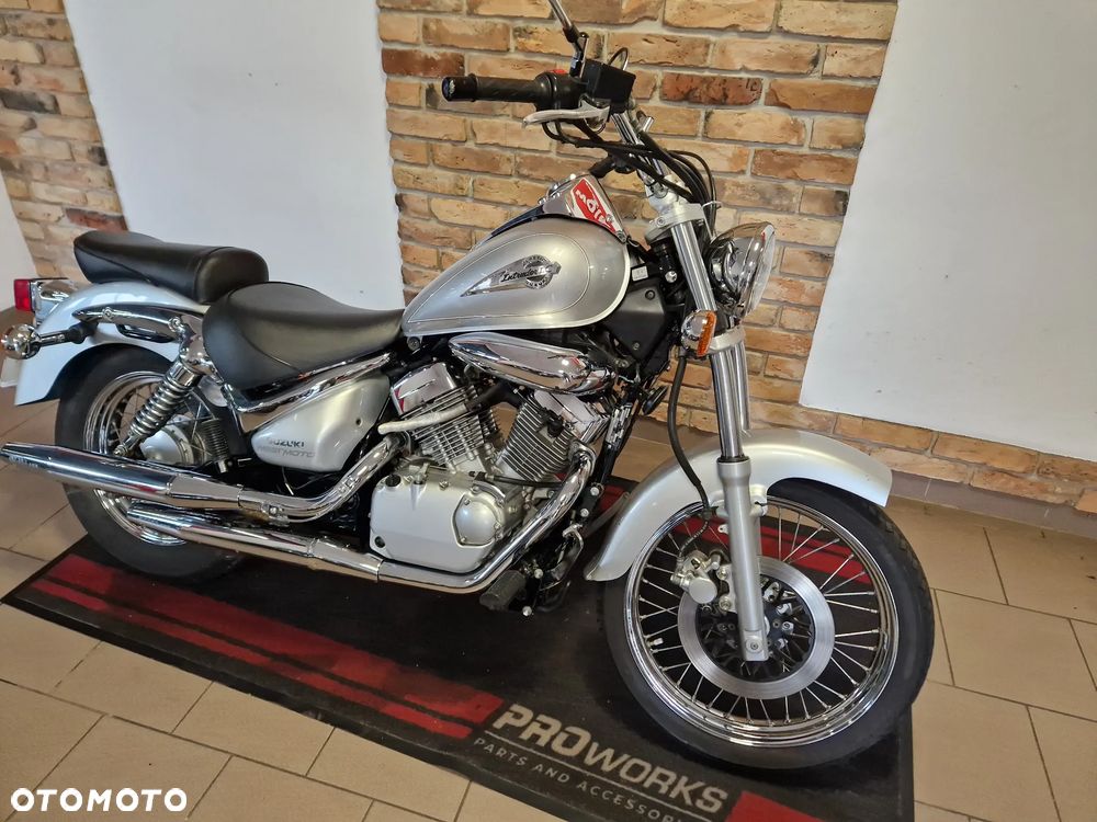 Suzuki Intruder