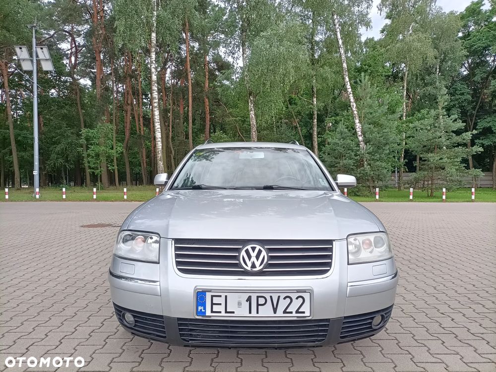 Volkswagen Passat - 1