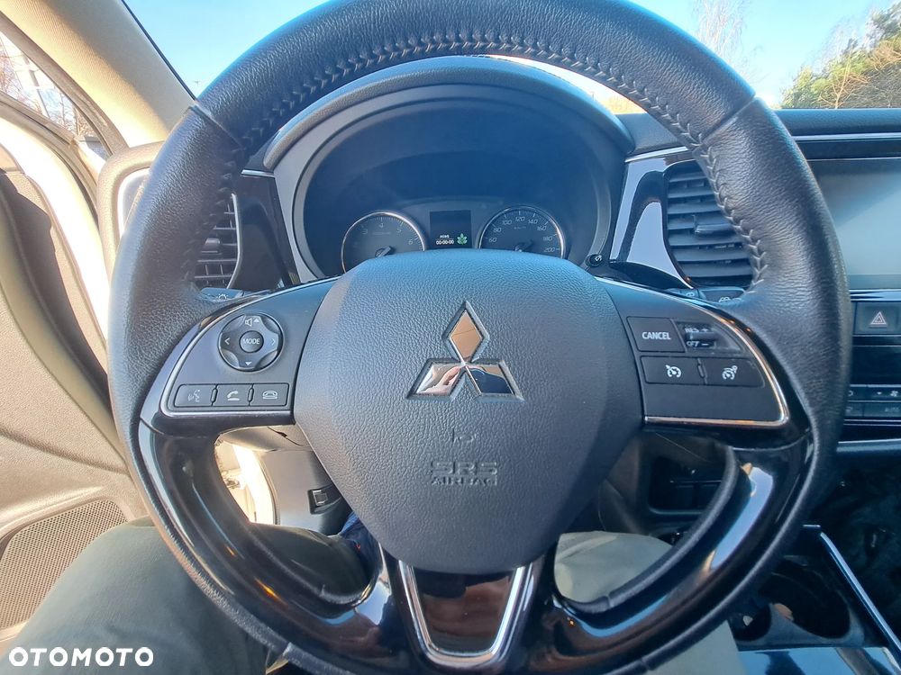 Mitsubishi Outlander 2.0 2WD Diamant - 17