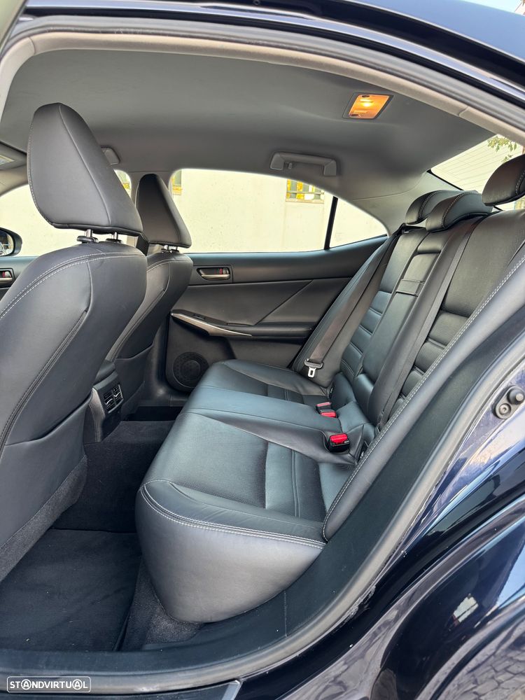 Lexus IS 300H Executive+ - 14
