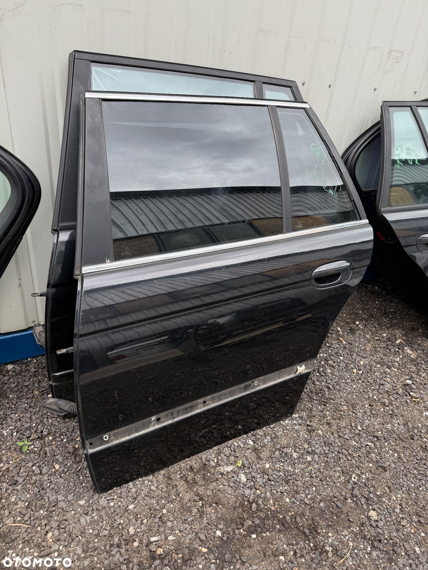 Drzwi tył lewy  tylne lewe e39 kombi touring 668 Schwarz 2 bez rdzy ! - 1