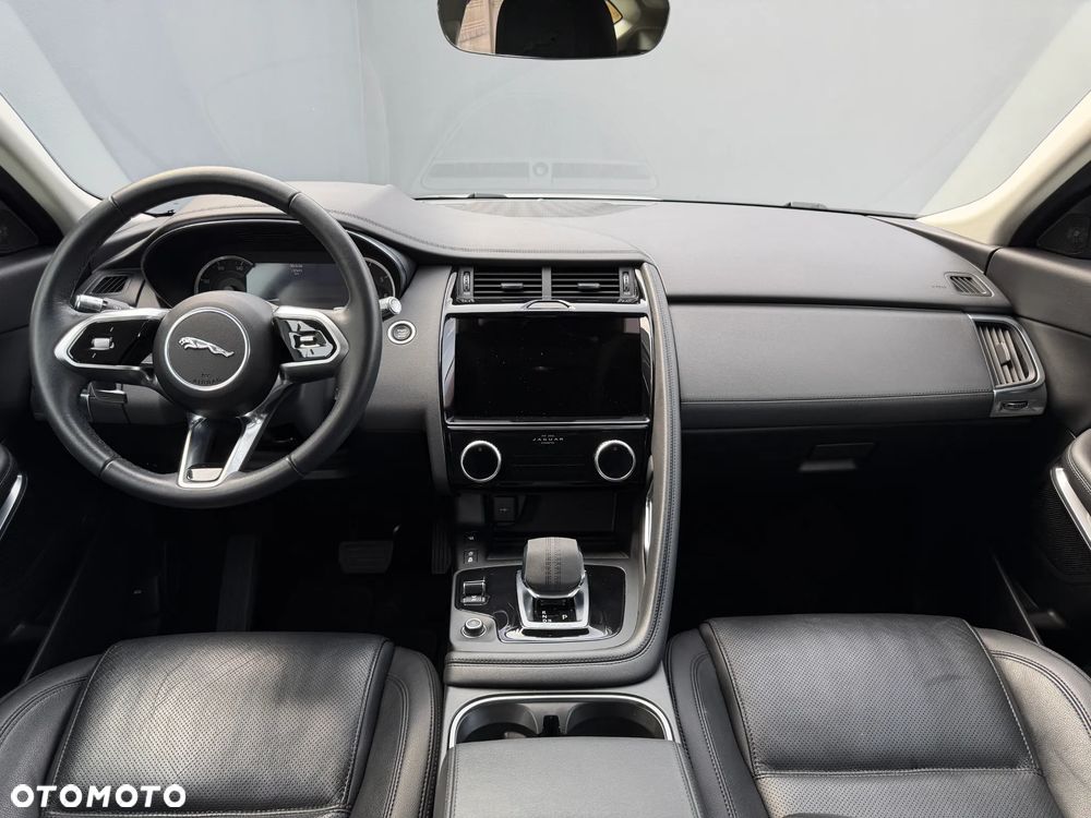 Jaguar E-Pace 1.5 P160 mHEV SE - 27