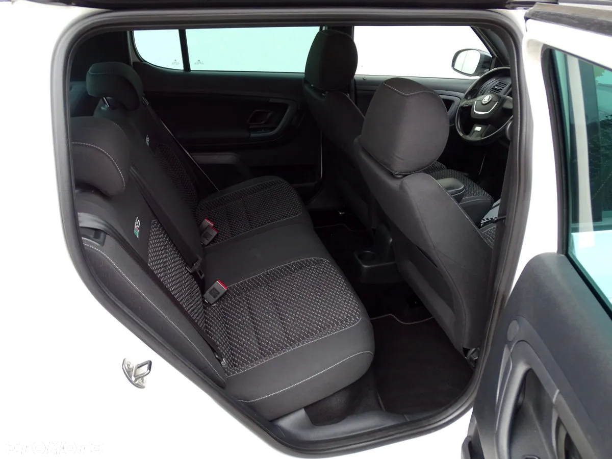 Skoda Fabia 1.4 TSI DSG RS - 16