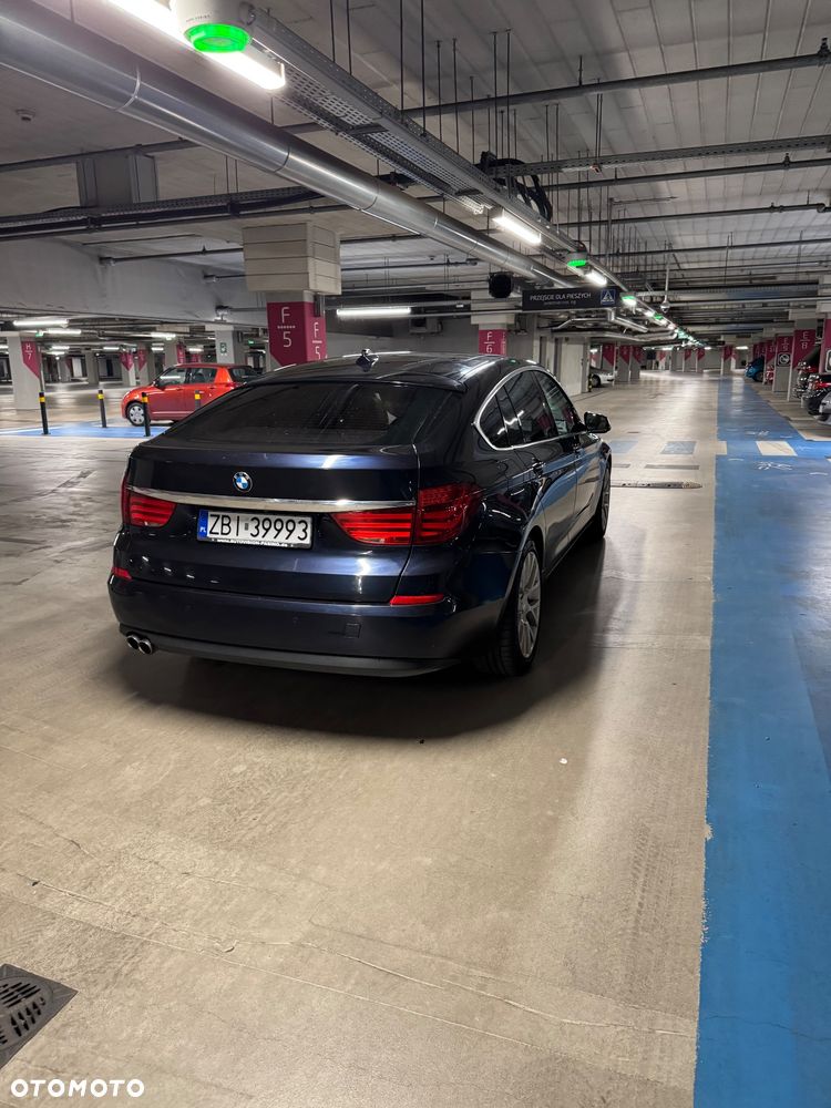 BMW 5GT - 7