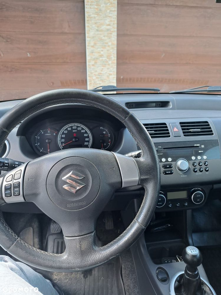 Suzuki Swift - 8