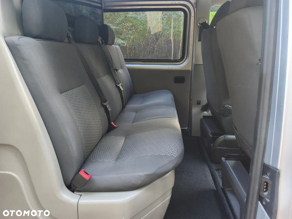 Volkswagen Transporter - 27