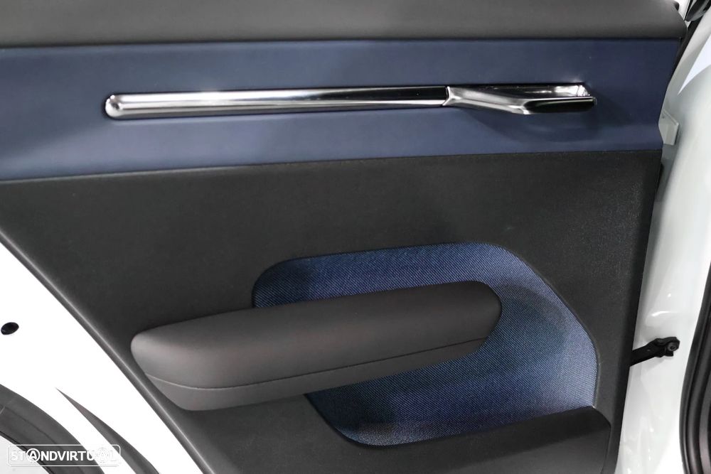 Volvo EX30 69 kWh Single Motor Extended Range Plus - 17