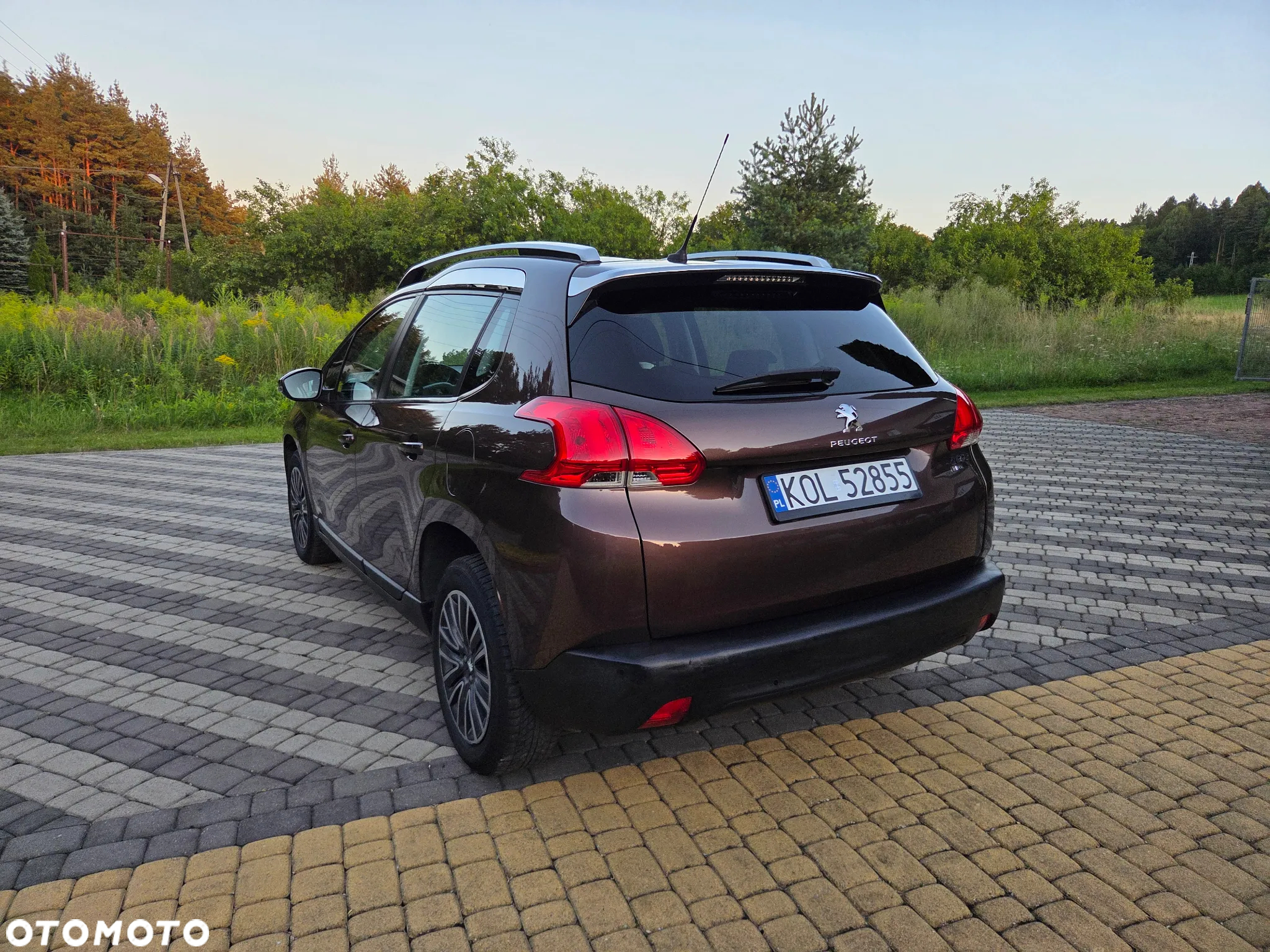 Peugeot 2008 e-HDi FAP 92 STOP & START Allure - 8