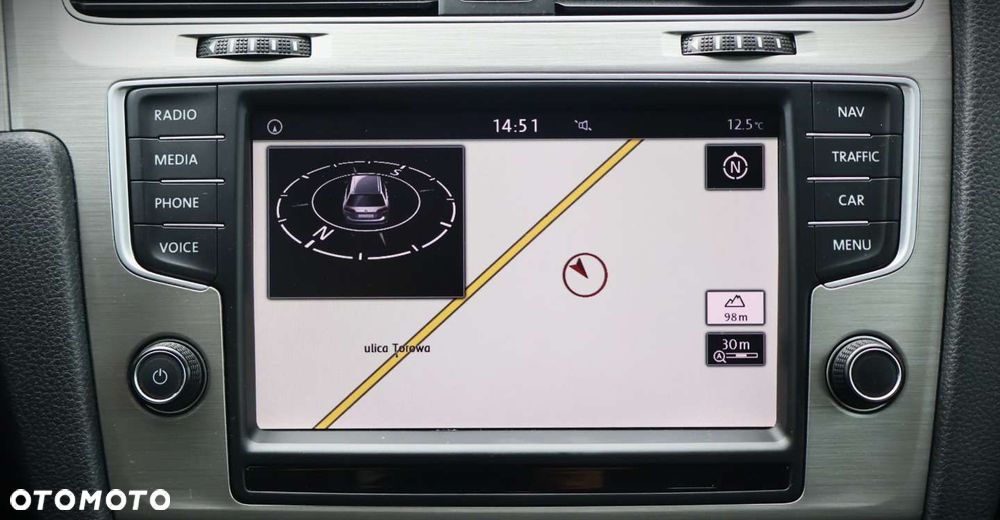 Volkswagen Golf - 22