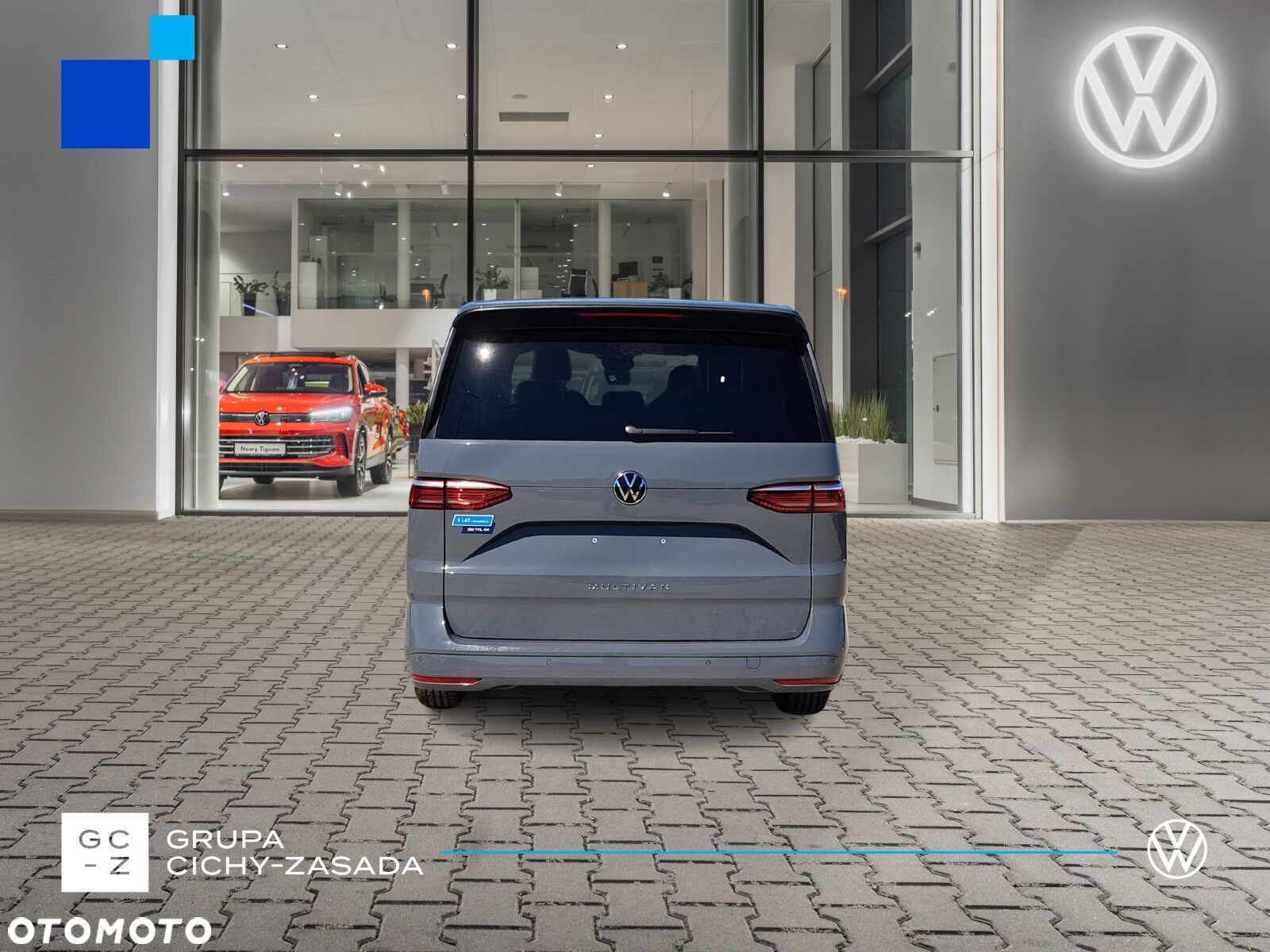 Volkswagen multivan Family L2 silnik: 2,0 l TDI SCR 150 KM / skrzynia biegów: 7-biegowa DSG rozstaw osi: 3124 mm - 4